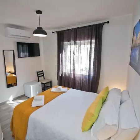 New Village Guest House Lagos Exterior foto