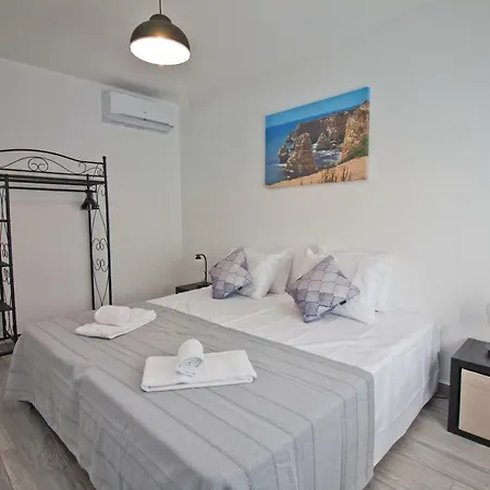 New Village Guest House Lagos Exterior foto